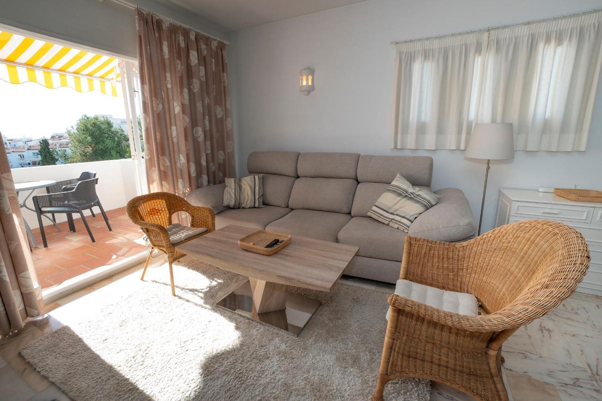Апартаменты Residensol 13 Menyber Нерха Экстерьер фото