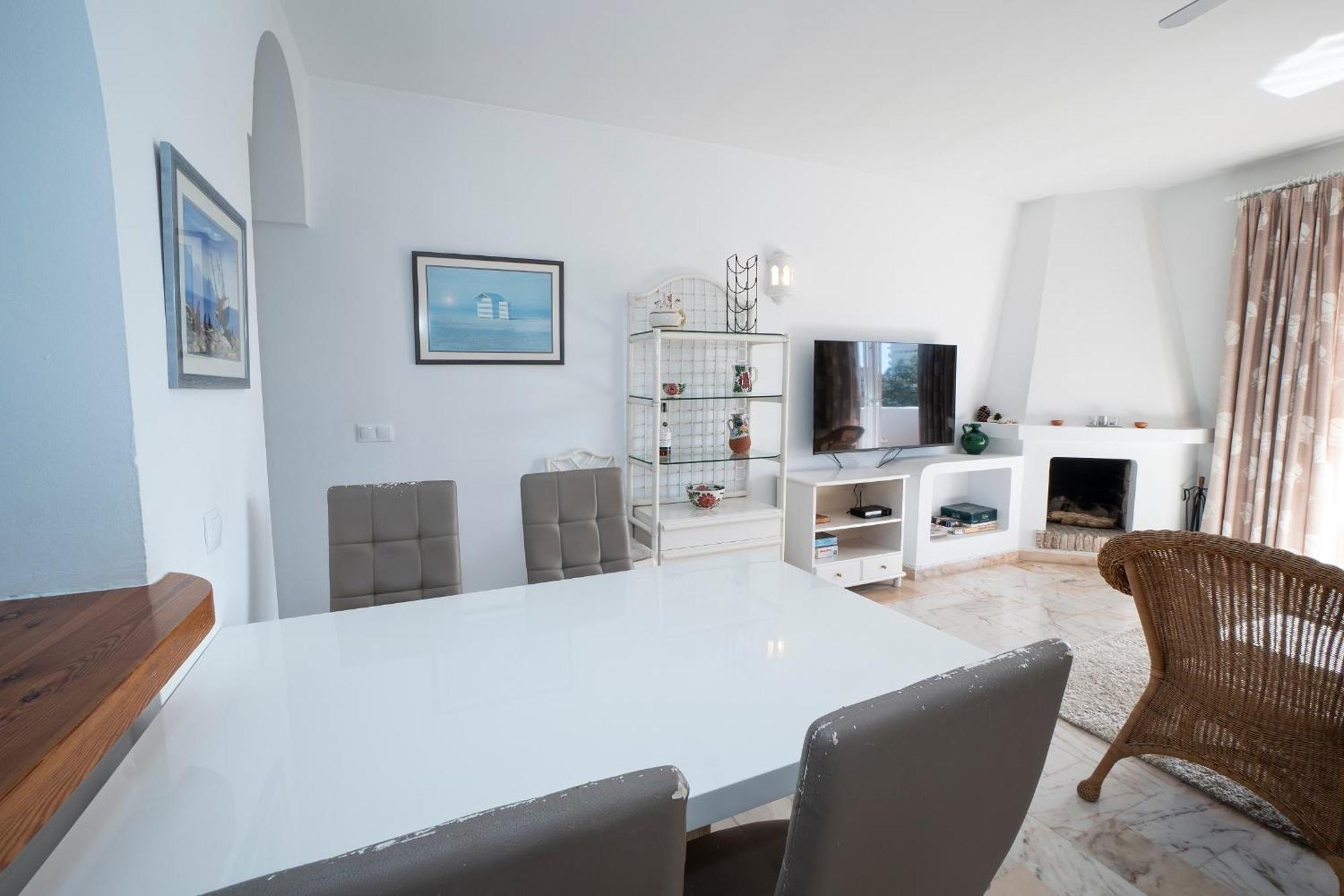 Апартаменты Residensol 13 Menyber Нерха Экстерьер фото