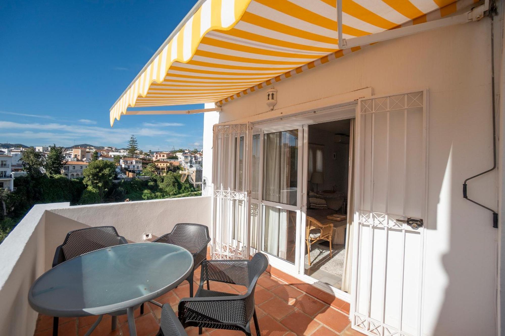 Апартаменты Residensol 13 Menyber Нерха Экстерьер фото