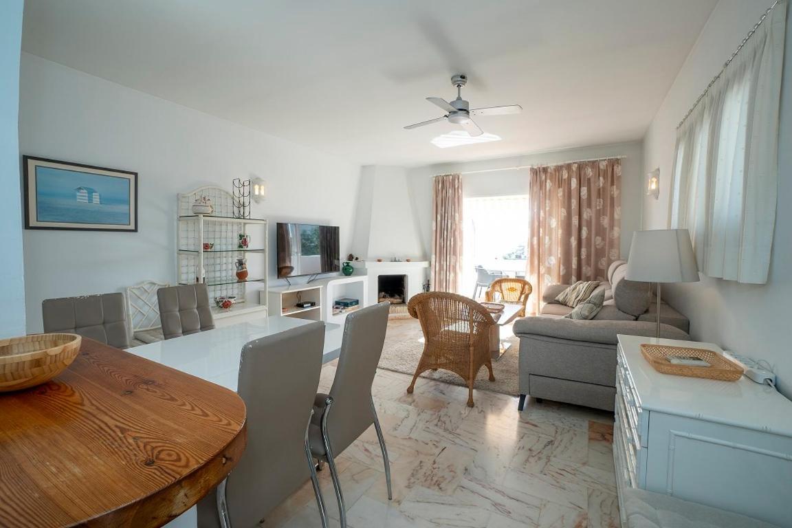 Апартаменты Residensol 13 Menyber Нерха Экстерьер фото