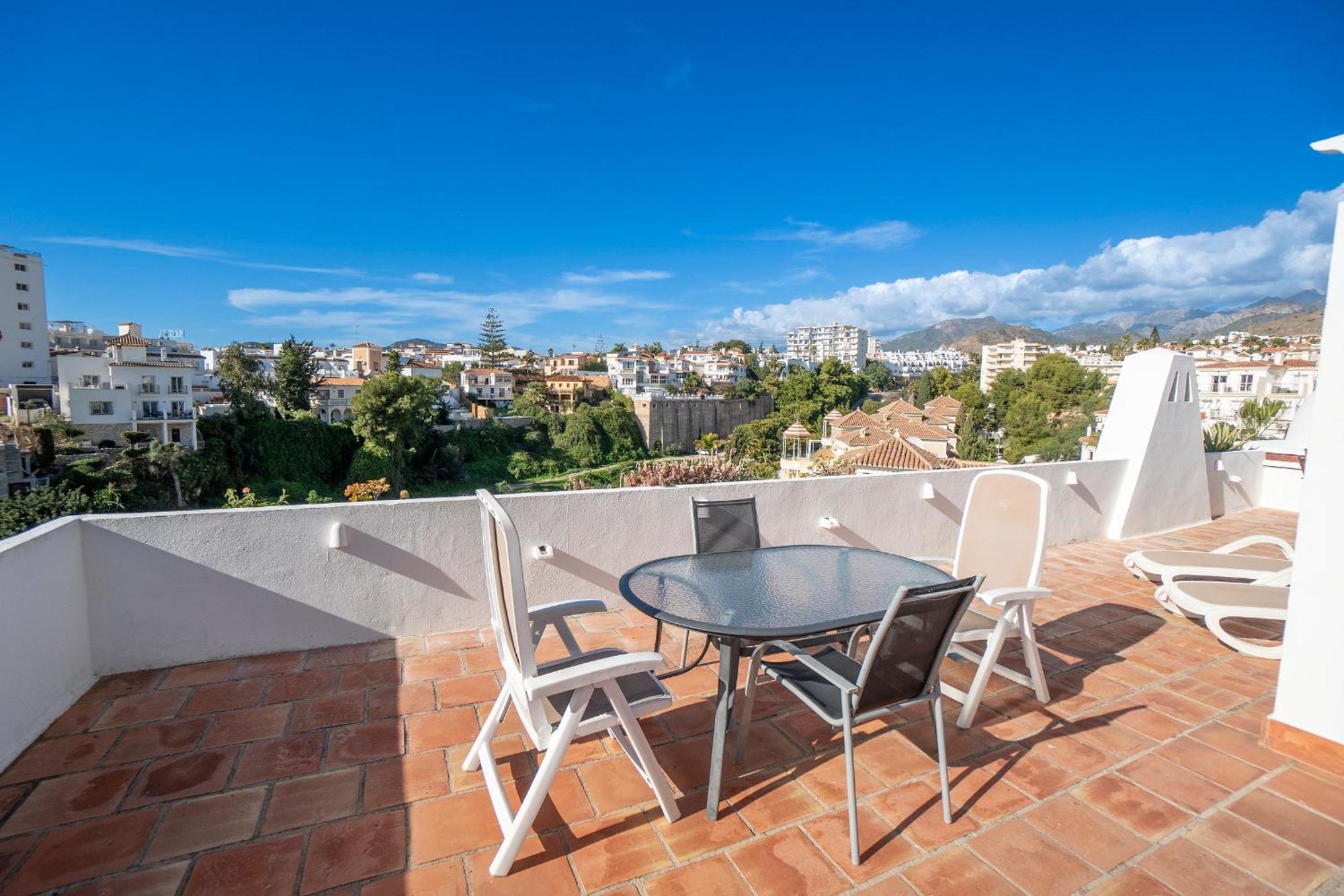 Апартаменты Residensol 13 Menyber Нерха Экстерьер фото