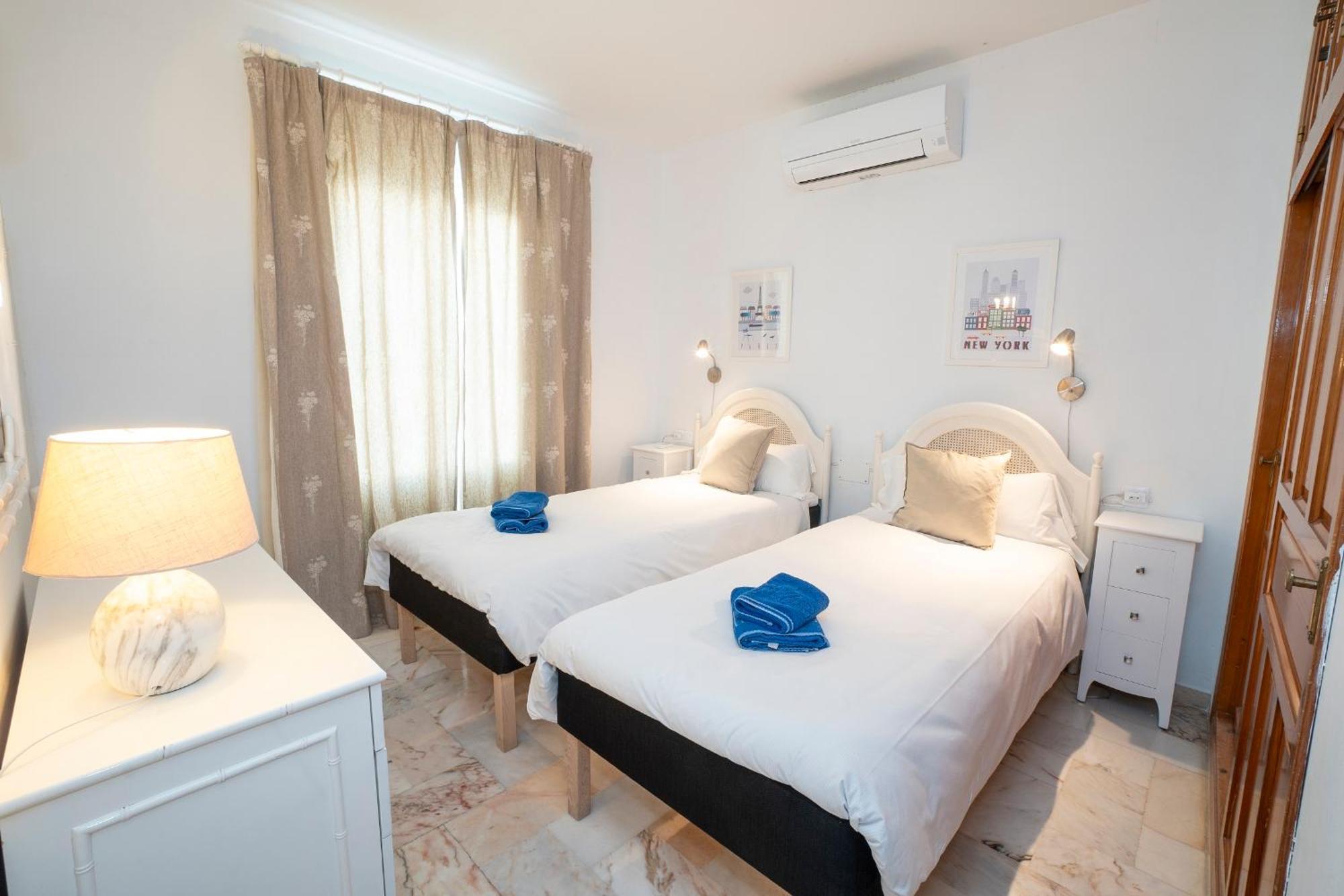 Апартаменты Residensol 13 Menyber Нерха Экстерьер фото